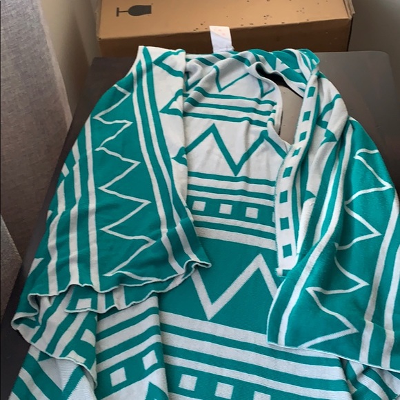 Cardigan - Picture 2 of 3